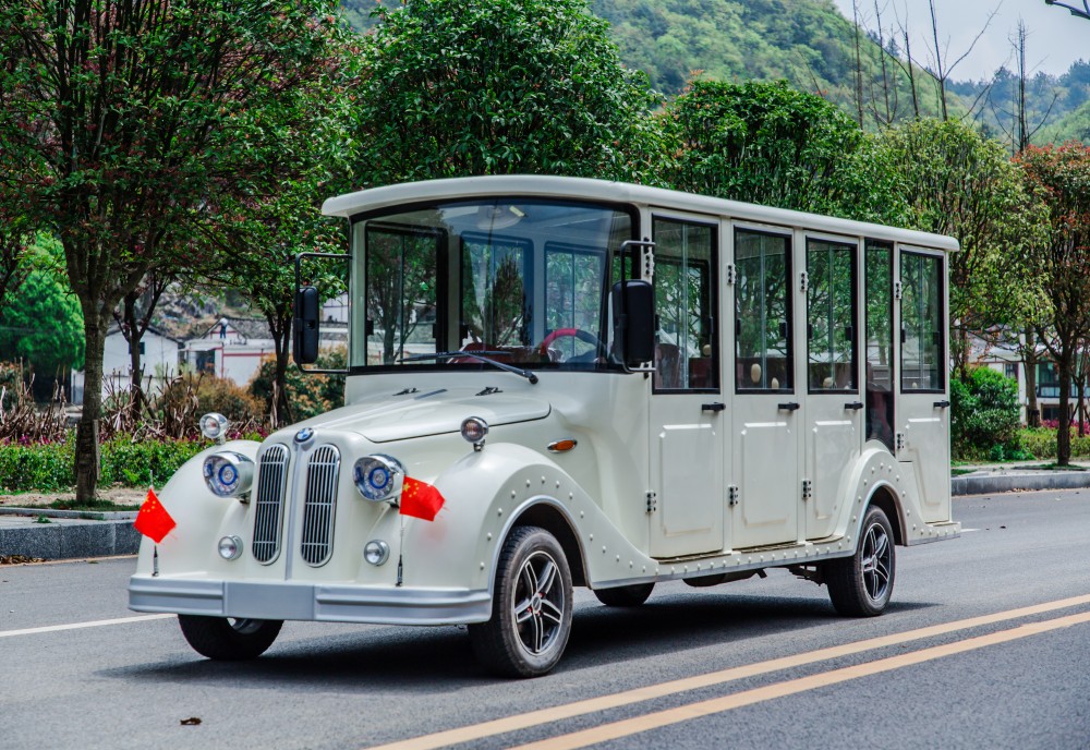 11座寶馬款電動老爺車（8112K）